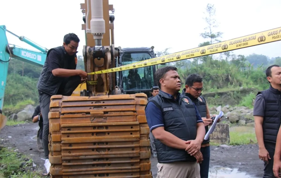 Bareskrim Polri Tindak Tambang Pasir Ilegal di Kawasan Taman Nasional Gunung Merapi 1 Bareskrim Polri Tindak Tambang Pasir Ilegal di Kawasan Taman Nasional Gunung Merapi