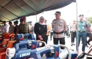 Kapoda Jatim Bersama Gubernur Tinjau Kesiapan Alat Mitigasi Bencana Hadapi Cuaca Ekstrem