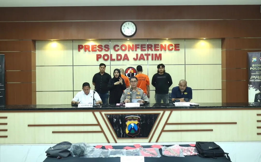 Polda Jatim Ungkap Sindikat Pencurian Bersenjata di Minimarket Lintas Provinsi 1 Polda Jatim Ungkap Sindikat Pencurian Bersenjata di Minimarket Lintas Provinsi