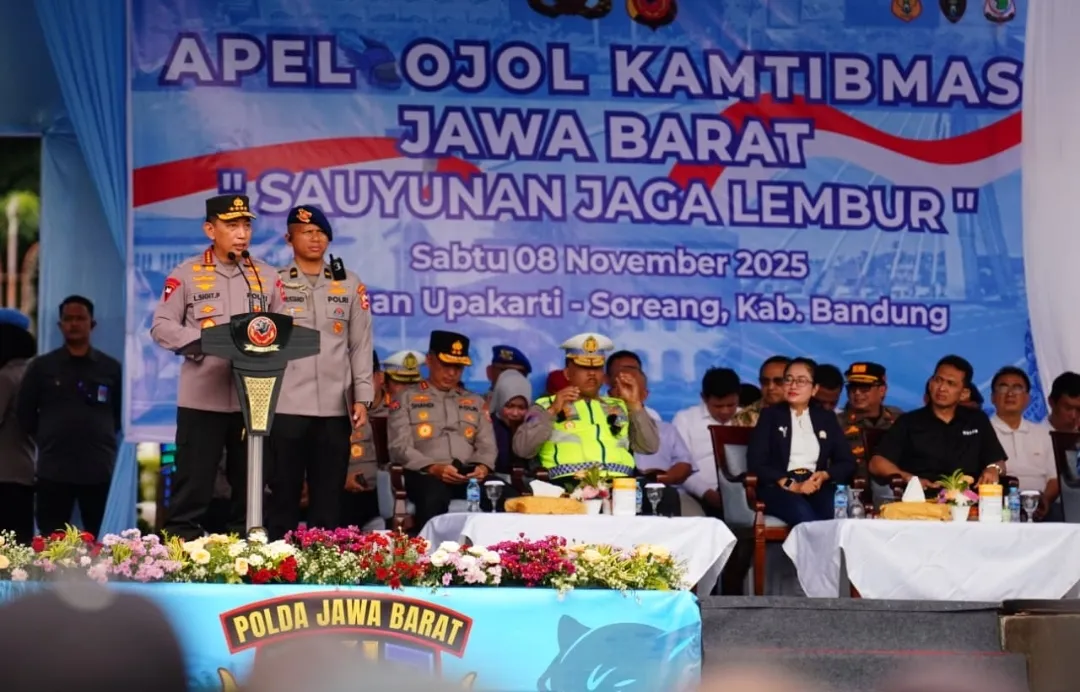 Kapolri Pimpin Apel Ojol Kamtibmas di Jabar: Bersatu Padu Jaga Keamanan 1 Kapolri Pimpin Apel Ojol Kamtibmas di Jabar: Bersatu Padu Jaga Keamanan