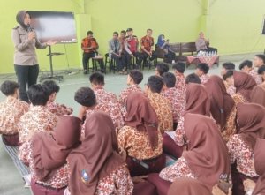 Polresta Sidoarjo Gencarkan Edukasi Tertib Lalu Lintas di Sidoarjo
