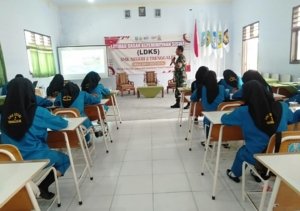 LDKS SMKN 2 Trenggalek: Sentuhan Wasbang TNI untuk Meneguhkan Karakter Pelajar