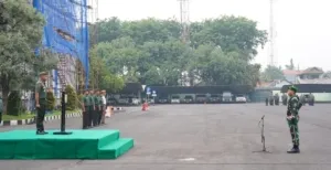 Dandenmadam V/Brawijaya Pimpin Upacara 17an Perkuat Nasionalisme Dan Integritas Prajurit TNI AD