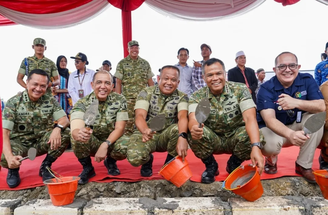 Wapang TNI Tinjau Kesiapan Yonif TP 887/KJM dan KDKMP Didampingi Pangdam V/Brawijaya 1 Wapang TNI Tinjau Kesiapan Yonif TP 887/KJM dan KDKMP Didampingi Pangdam V/Brawijaya