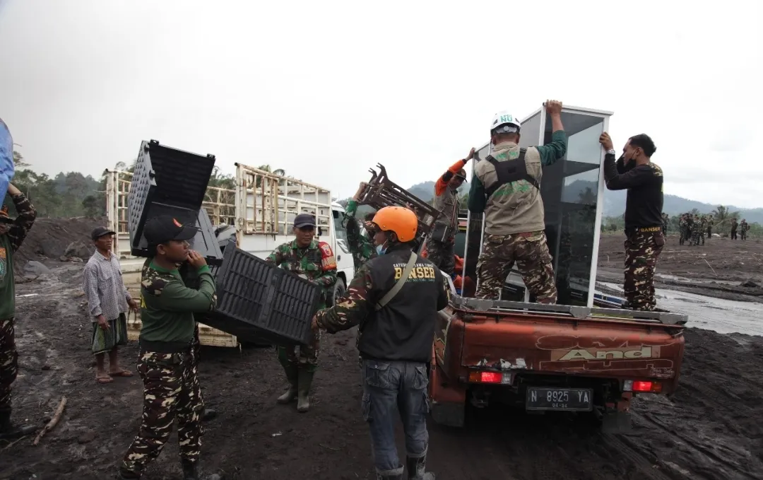 TNI Perkuat Respons Penanggulangan Bencana, Pastikan Penanganan Dampak Erupsi Semeru Berjalan Cepat dan Terkoordinasi