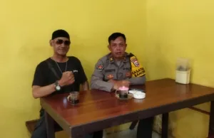 Ketum Persatuan Wartawan Independen Nasional (PWIN) mengadakan pertemuan Ngopi bareng dengan Kepala Seksi Humas Tanjung Perak
