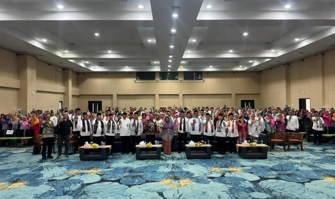 Guru BK Jadi Garda Terdepan: Densus 88 AT Polri dan Disdik DKI Jakarta Bersatu Lawan Kekerasan dan Radikalisme di Sekolah 1 Guru BK Jadi Garda Terdepan: Densus 88 AT Polri dan Disdik DKI Jakarta Bersatu Lawan Kekerasan dan Radikalisme di Sekolah