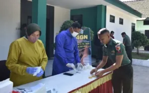 Puluhan Personel Korem 081/DSJ Jalanai Tes Urine