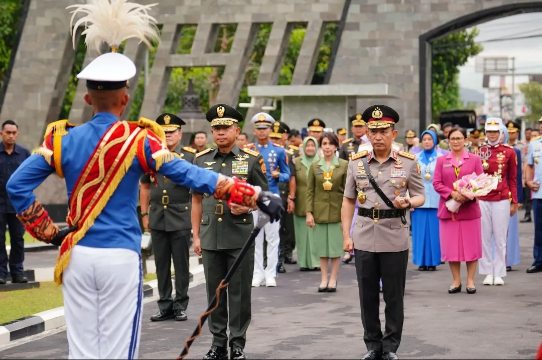Pimpin Wisuda Prajurit Taruna, Kapolri Tekankan Sinergitas TNI-Polri untuk Wujudkan Indonesia Emas 2045