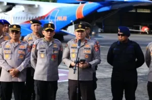 Polri Kirim Ribuan Paket Kebutuhan dan Peralatan SAR ke Aceh, Sumut, dan Sumbar