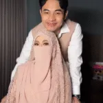 Pernikahan Fiki Naki dan Tinandrose