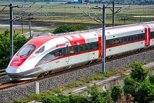 Operasional Whoosh akan ditangani Danantara 1 Operasional Whoosh akan ditangani Danantara