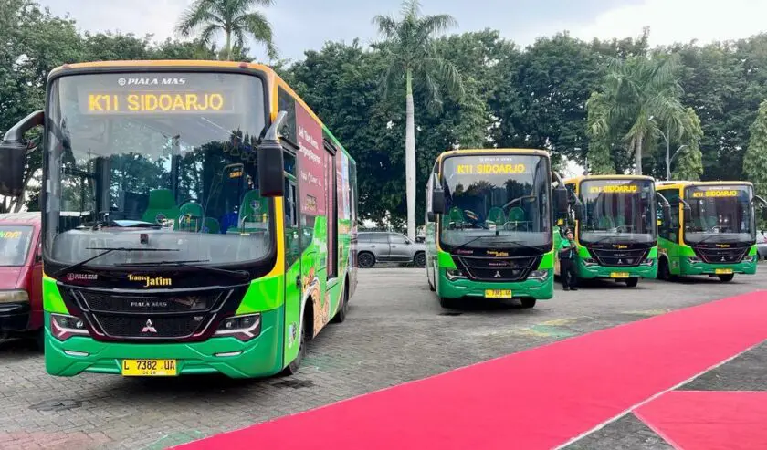Gubernur Jawa Timur Meresmikan Bus Gajayana! Transportasi Publik di Malang Raya Memasuki Era Baru 1 Gubernur Jawa Timur Meresmikan Bus Gajayana! Transportasi Publik di Malang Raya Memasuki Era Baru