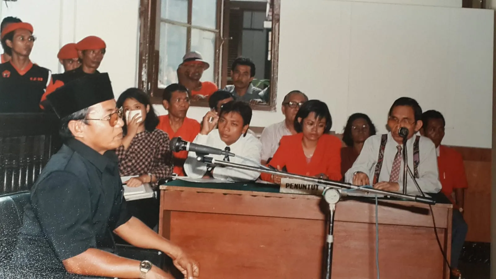 Gelar Soeharto Pahlawan Nasional, Baktiono: Pikirkan Luka Keluarga Korban, Jangan Ganggu Persatuan! 2 WhatsApp Image 2025 11 03 at 20.37.05