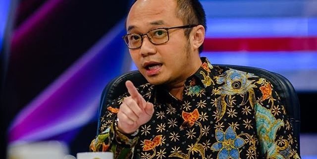 Yunarto Wijaya, Direktur Eksekutif Charta Politika