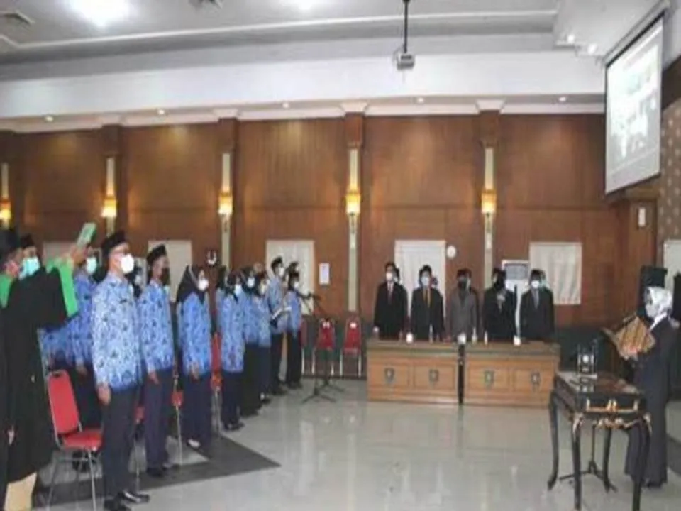 Bupati Jombang Lantik Ratusan Pejabat Manajerial dan... 1 Bupati Jombang Lantik Ratusan Pejabat Manajerial dan…