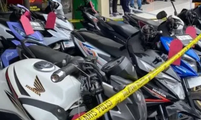 Sontoloyo! Pasangan Suami Istri di Magetan Mencuri Motor Milik Ibu Kandung untuk Kebutuhan Hidup 1 Pasangan Suami Istri di Magetan Mencuri Motor Milik Ibu Kandung