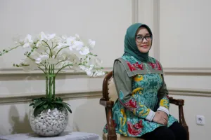 Ning Rini Indriyani parade Surabaya Juang 2025