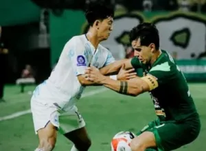 Super League 2025: Persebaya Bangkit di GBT, Eduardo Pujikan Ernando Ari