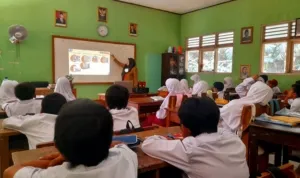 Penelitian Siswa SD Sidoarjo Kemenag, Sertifikasi Guru Madrasah ,Jawa Timur Libur Sekolah Selama Ramadan 2026 Sekolah Rakyat, sepatu lokal ,Surabaya