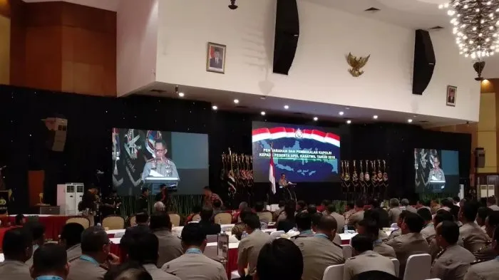 Kapolres Garut Dapat Penghargaan Kapolri di Apel Kasatwil 2025, Tanda Layanan Publik Makin Profesional 1 Kapolres Garut Dapat Penghargaan Kapolri di Apel Kasatwil 2025, Tanda Layanan Publik Makin Profesional