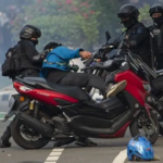 114819834 antarafoto ricuh aksi tolak uu cipta kerja jakarta 080720 app 2.jpg