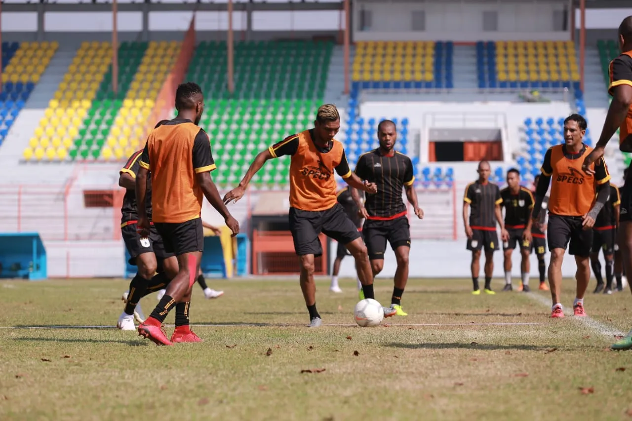 Performa Mengesankan, Persela Tetap Kalah oleh Persipura 2-0