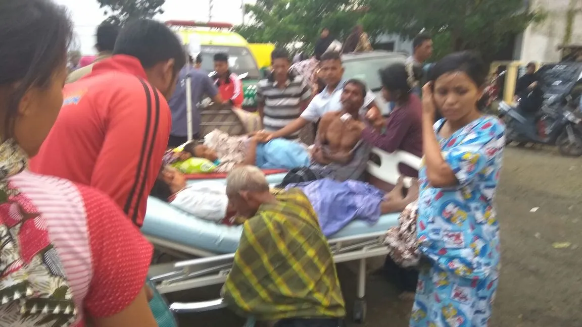 Gubernur Khofifah Kunjungi Pengungsi di Pidie Jaya, Berikan Bantuan dan Dukungan Spiritual 1 Gubernur Khofifah Kunjungi Pengungsi di Pidie Jaya, Berikan Bantuan dan Dukungan Spiritual
