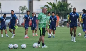 Pelatih Persib Bandung, Bojan Hodak