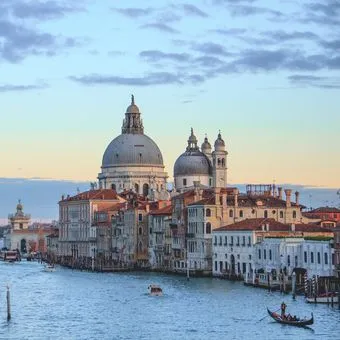 Pengalaman Tahun Baru yang Mewah di Kota Venesia 1 Pengalaman Tahun Baru yang Mewah di Kota Venesia