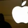 Dua Mata Pisau: Keputusan Apple Menggunakan eSIM di iPhone Lipat