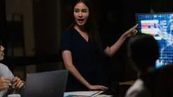 4 Zodiak Paling Beruntung Sepanjang Januari 2026, Energi Baru Peluang Besar