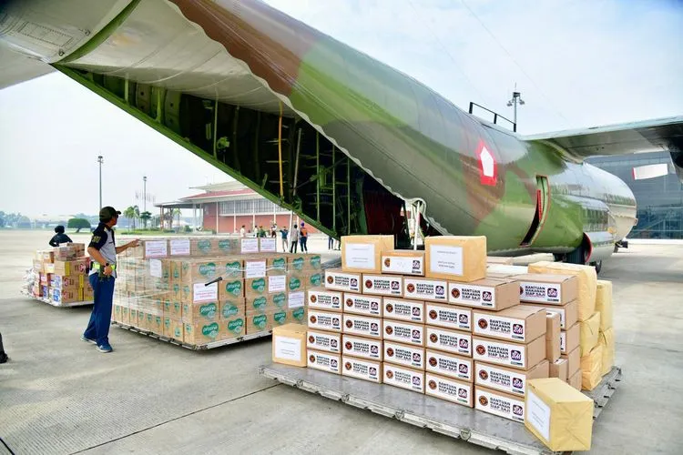 10 Hari, TNI AU Distribusikan 300 Ton Bantuan Kemanusian ke Aceh, Sumut, dan Sumbar 1 10 Hari, TNI AU Distribusikan 300 Ton Bantuan Kemanusian ke Aceh, Sumut, dan Sumbar