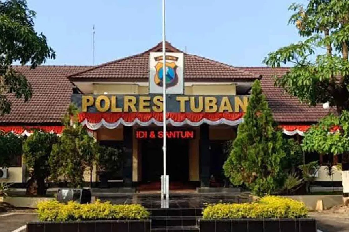 Kapolda Jatim Copot Kapolres Tuban, Kombes Agung Jadi Plt 1 Kapolda Jatim Copot Kapolres Tuban, Kombes Agung Jadi Plt