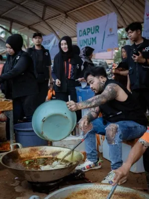 Momen King Abdi Masak 6.000 Porsi di Pengungsian Aceh Tamiang