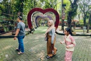 Libur Nataru di Kebun Binatang Surabaya, wisata keluarga yang ramah dan terjangkau