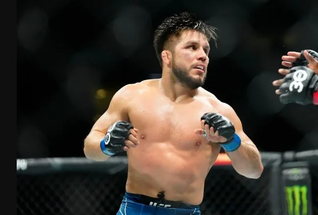 Jika Ikuti Jejak Khabib, Henry Cejudo Percaya Karier Lebih Cemerlang
