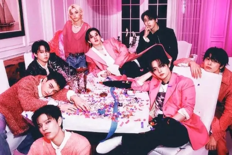 Beredar konten mengandung fitnah, JYP umumkan tindakan hukum untuk melindungi Stray Kids 1 Beredar konten mengandung fitnah, JYP umumkan tindakan hukum untuk melindungi Stray Kids