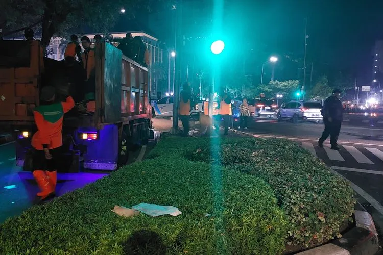 Dlh Dki Siagakan 1.050 Personel Untuk Pastikan Ibadah Dan Perayaan Natal 2025 Berlangsung Bersih Dan Nyaman 1 Dlh Dki Siagakan 1.050 Personel Untuk Pastikan Ibadah Dan Perayaan Natal 2025 Berlangsung Bersih Dan Nyaman