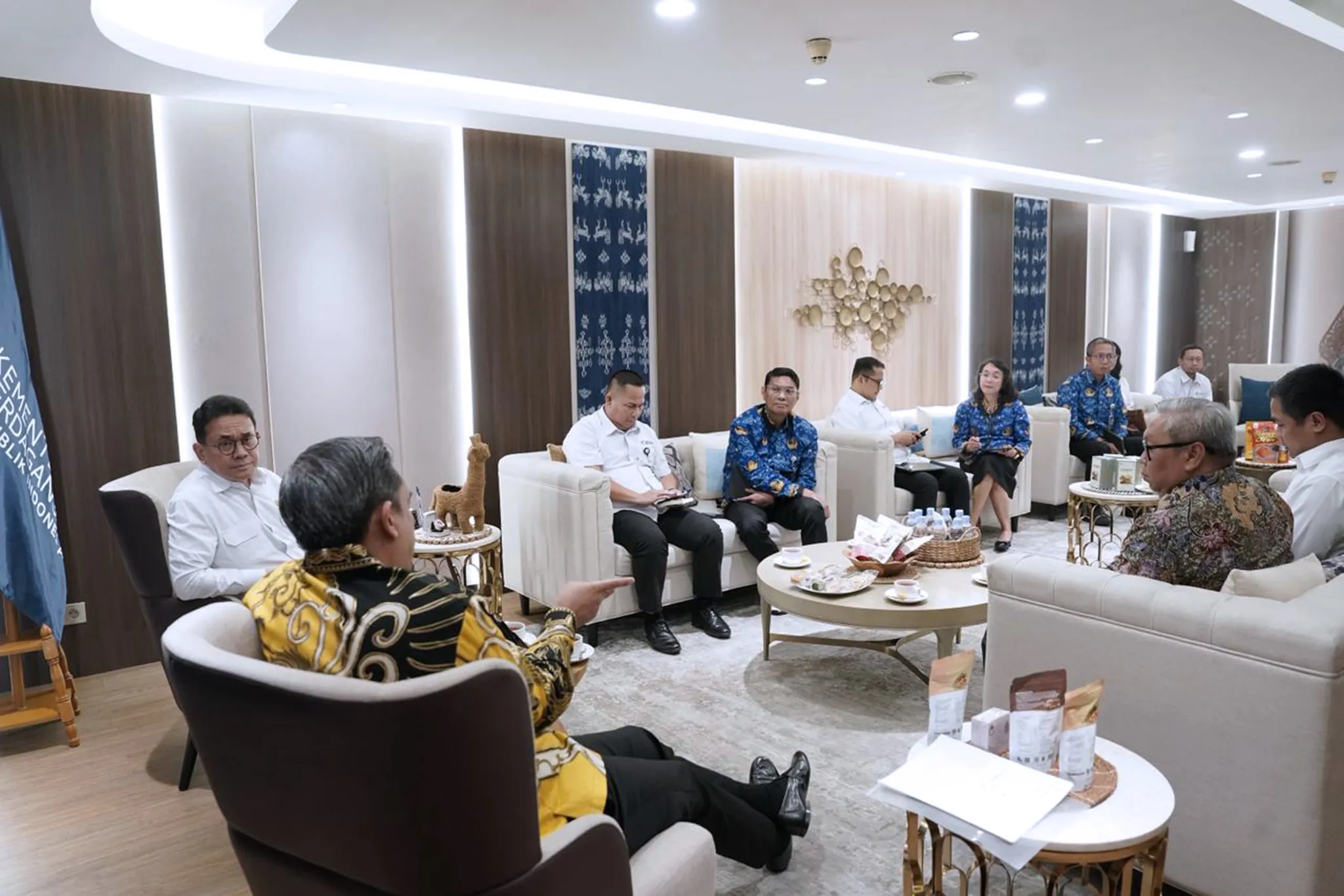 Kemenko PM: Surabaya Jadi Tengah Perhatian Masalah UMKM dan Pendidikan Vokasi 1 Kemenko PM: Surabaya Jadi Tengah Perhatian Masalah UMKM dan Pendidikan Vokasi