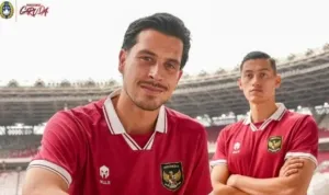 Dua pemain naturalisasi Timnas Indonesia Thom Haye dan Jay Idzes