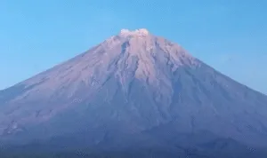 Erupsi Gunung Semeru kembali meletus