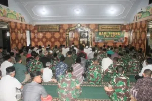 Doa Bersama di Masjid An Nuur, Jejak Keakraban TNI AD dan Warga Trenggalek