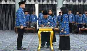 Ilustrasi penyerahan SK PPPK 2023