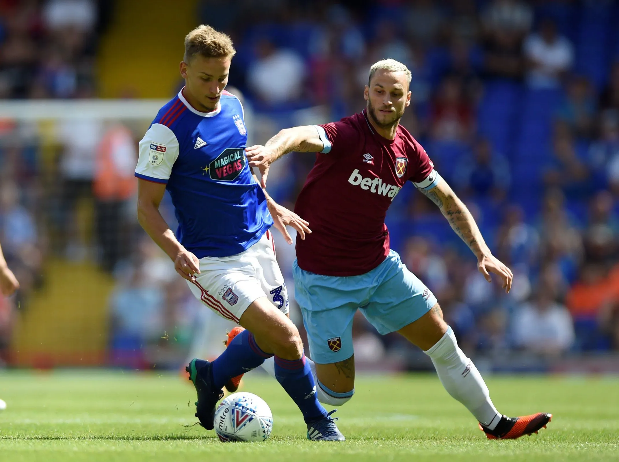 Woolfenden, Pemain Bertahan Dengan Kesabaran untuk Mencapai Titik Terang