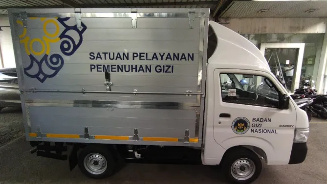 Mobil Berstiker BGN Tabrak Siswa SD di Jakarta Utara, Air mata Pramono pecah saat mengunjungi Korban 1 Mobil Berstiker BGN