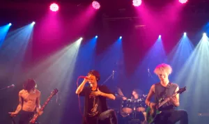 Band legendaris asal Jepang, ONE OK ROCK