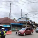 Para petugas saat melakukan pengaturan arus balik jemaah Haul Abah Guru Sekumpul di HST