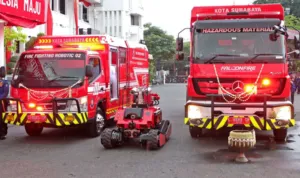 Pemkot Surabaya Datangkan Robot Pemadam Kebakaran
