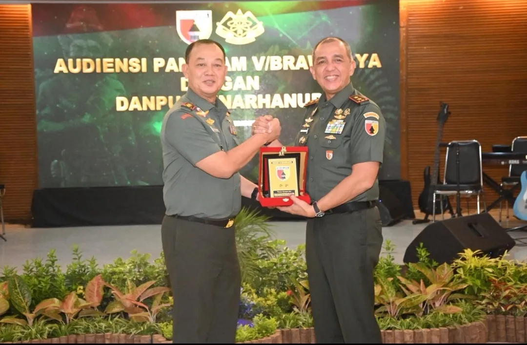 Pangdam V/Brawijaya dan Danpussenarhanud Bahas Penguatan Pertahanan Udara Terintegrasi